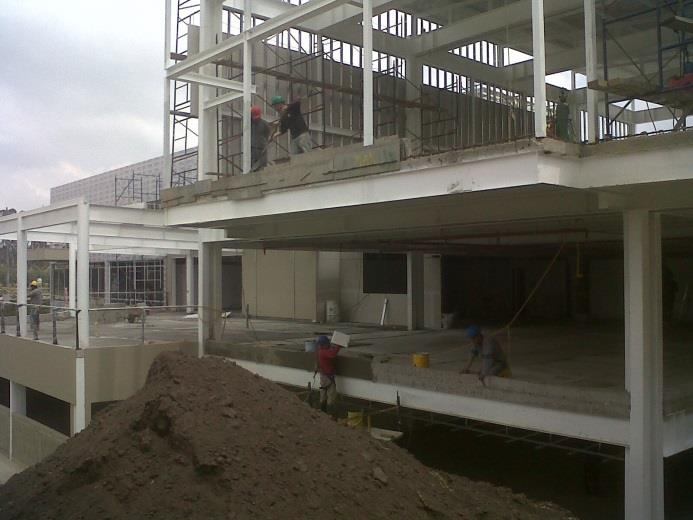 Estructura en concreto de edificación en construcción